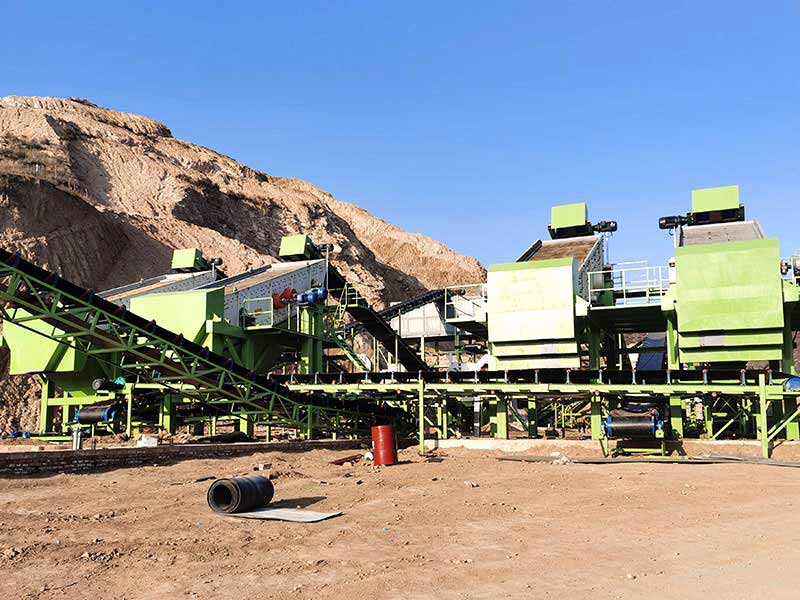 Vibrating Screen for Mining & Quarrying | Heavy-Duty Rock Sieving Solutions